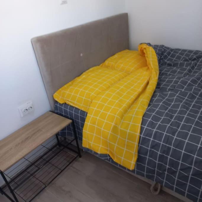 Lovely 1- Bedroom Condo Close To Downtown Скопие Екстериор снимка