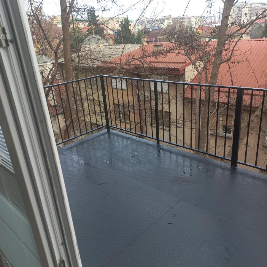 Lovely 1- Bedroom Condo Close To Downtown Скопие Екстериор снимка